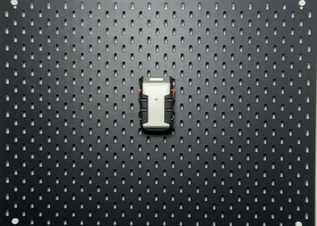 SK-046-WSB AEG 18V Battery Holder/حامل بطارية AEG (Matte Black PLA (Eco-Friendly 🌱))